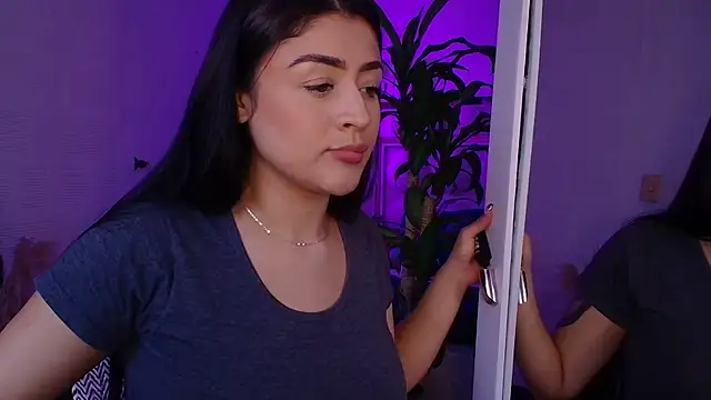 lucianaroy online show from October 3, 8:17 pm