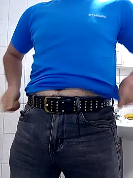 Snapshot of TrainedFinder5 chatting on September 24, 2:37 am TrainedFinder5 online show from September 24, 2:37 am