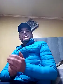 Snapshot of TrainedFinder5 chatting on October 2, 4:41 am TrainedFinder5 online show from October 2, 4:41 am