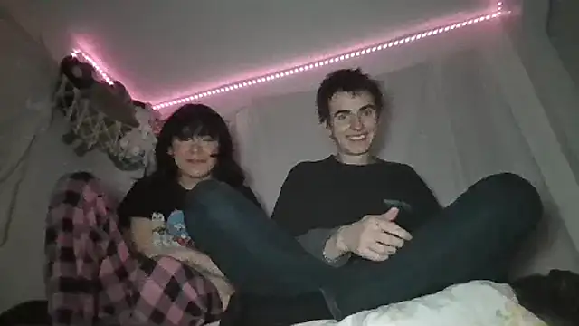 spicylaboi online show from December 28, 11:30 am