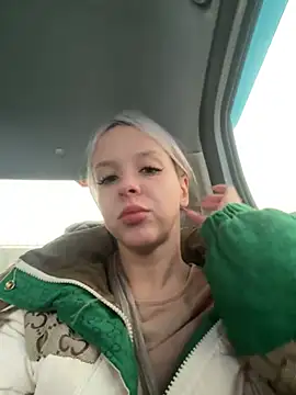 LikaCat online show from January 12, 4:00 am