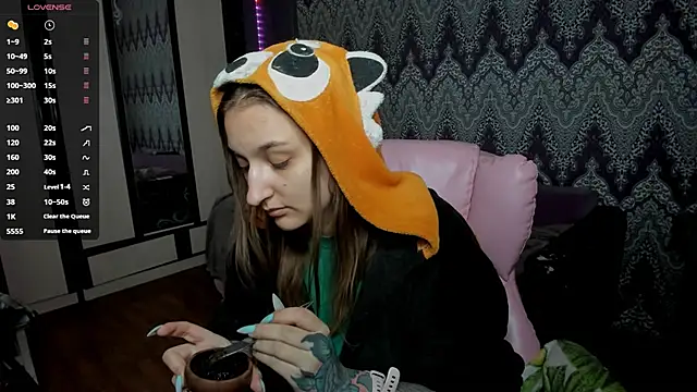 Snapshot of AlexRacc00n chatting on December 12, 2:59 am AlexRacc00n online show from December 12, 2:59 am