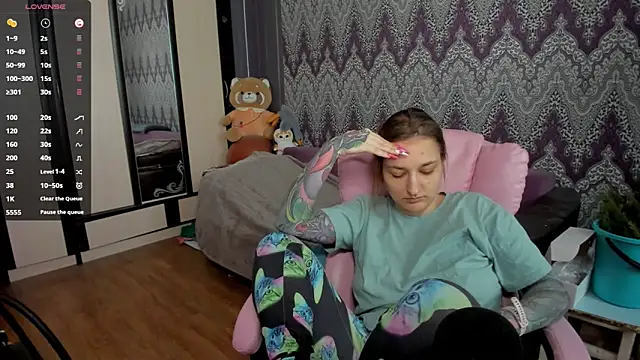 Snapshot of AlexRacc00n chatting on January 23, 7:54 am AlexRacc00n online show from January 23, 7:54 am