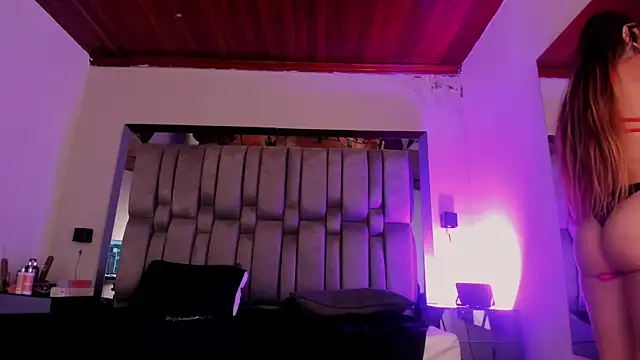 Snapshot of NikkySmiith chatting on May 11, 4:04 pm NikkySmiith online show from May 11, 4:04 pm