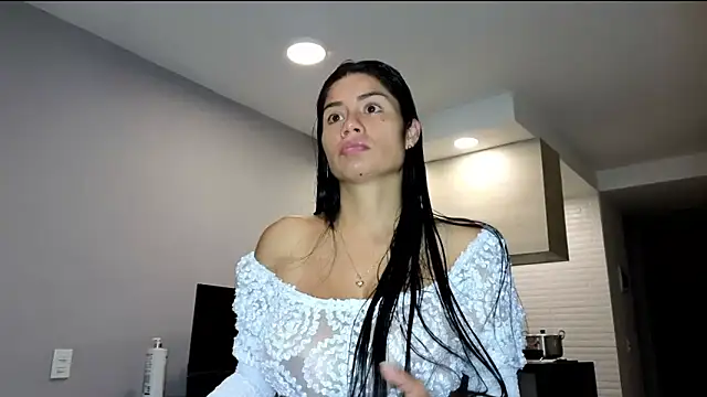 Snapshot of Alondra_fetish chatting on June 20, 1:19 am Alondra fetish online show from June 20, 1:19 am