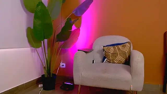 Sara ow online show from June 19, 8:12 pm