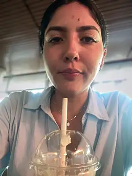 Snapshot of MarianaBenz chatting on February 27, 3:26 pm MarianaBenz online show from February 27, 3:26 pm