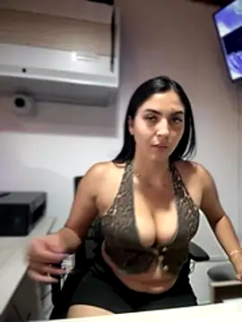 MarianaBenz online show from November 16, 1:33 am