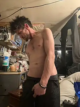 Snapshot of Followthepiper chatting on January 17, 2:28 pm Followthepiper online show from January 17, 2:28 pm