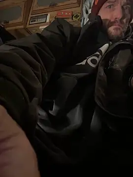 Snapshot of Followthepiper chatting on January 25, 8:21 am Followthepiper online show from January 25, 8:21 am