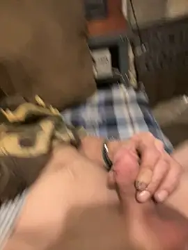 Snapshot of Followthepiper chatting on February 4, 8:46 am Followthepiper online show from February 4, 8:46 am