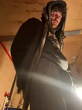 Snapshot of Followthepiper chatting on March 5, 6:54 am Followthepiper online show from March 5, 6:54 am