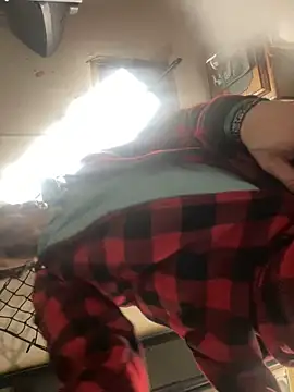 Snapshot of Followthepiper chatting on March 19, 9:06 am Followthepiper online show from March 19, 9:06 am