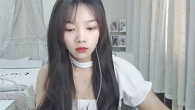 Snapshot of Jenny-Z chatting on December 23, 2:20 am Jenny-Z online show from December 23, 2:20 am