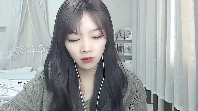 Snapshot of Jenny-Z chatting on January 6, 2:15 am Jenny-Z online show from January 6, 2:15 am