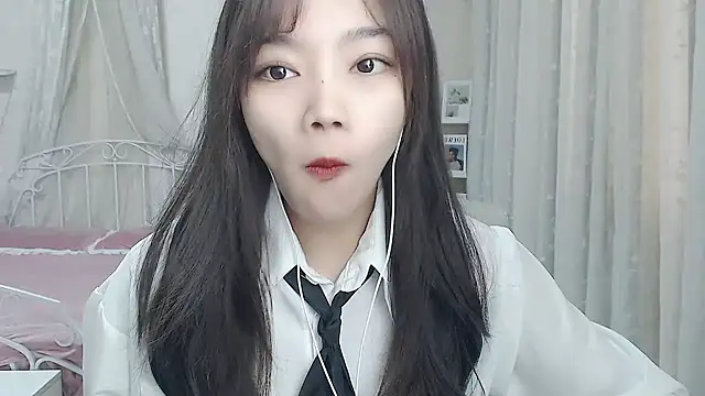 Snapshot of Jenny-Z chatting on February 7, 2:04 am Jenny-Z online show from February 7, 2:04 am