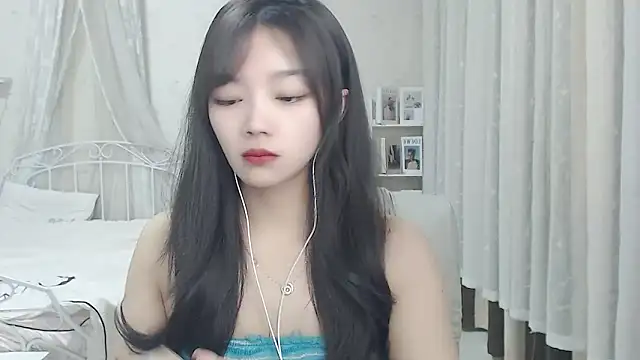 Snapshot of Jenny-Z chatting on February 14, 1:57 am Jenny-Z online show from February 14, 1:57 am