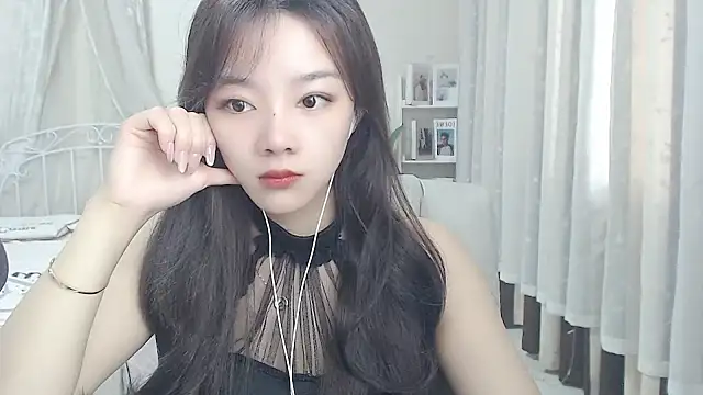 Snapshot of Jenny-Z chatting on April 4, 1:37 am Jenny-Z online show from April 4, 1:37 am