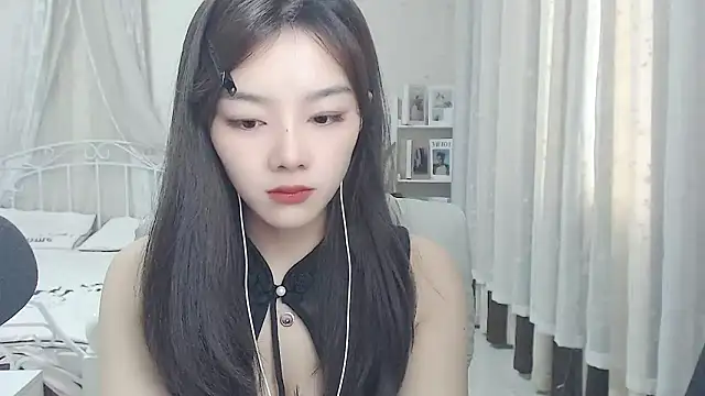 Snapshot of Jenny-Z chatting on April 18, 1:53 am Jenny-Z online show from April 18, 1:53 am
