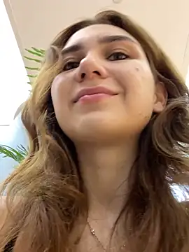 QuitieLia online show from November 22, 9:19 am