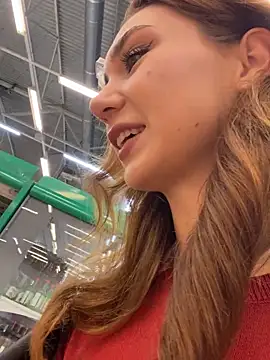 QuitieLia online show from November 24, 8:14 am