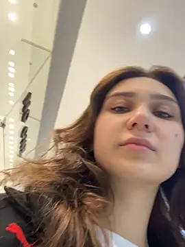 QuitieLia online show from December 14, 9:36 am