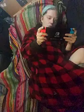 Snapshot of shadow199393 chatting on December 5, 1:03 am shadow199393 online show from December 5, 1:03 am