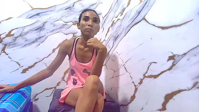 Snapshot of luciana_daza chatting on June 23, 9:35 pm luciana daza online show from June 23, 9:35 pm