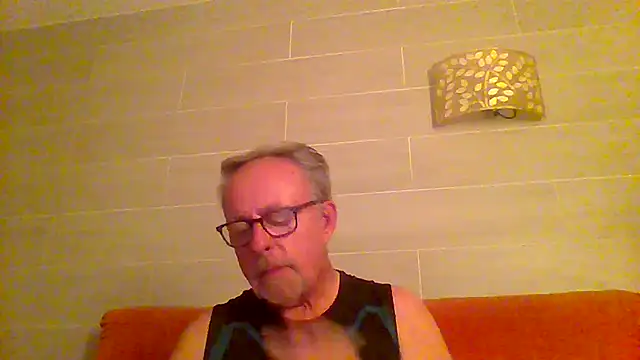 tuggy59 online show from June 15, 4:36 am