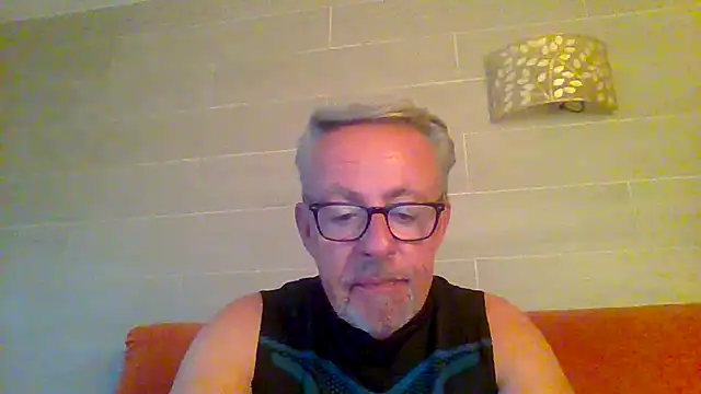 tuggy59 online show from June 18, 5:08 am