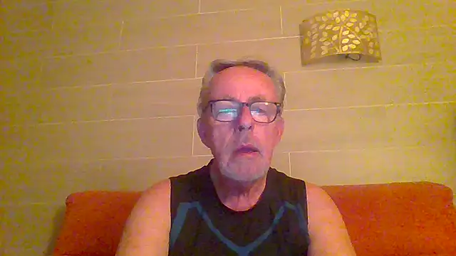 tuggy59 online show from June 26, 3:44 am