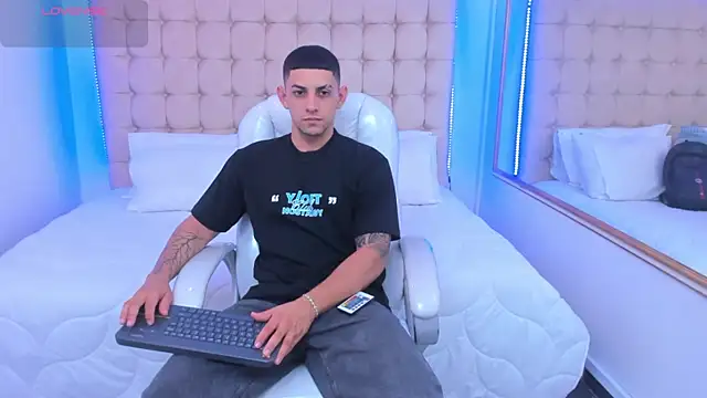 Alex cute77 online show from December 3, 11:52 am