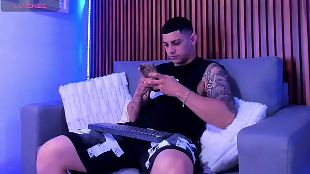Alex cute77 online show from April 30, 11:38 am