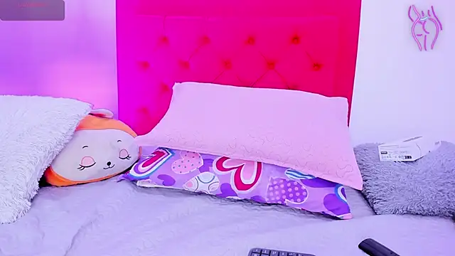 Sofia Girl  online show from March 18, 8:25 am