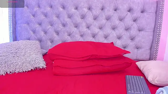 Sofia Girl  online show from November 6, 7:42 am