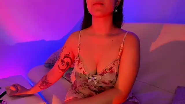 Gloomydoll online show from February 18, 1:44 pm