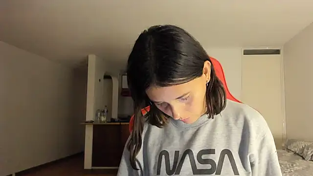 zoe jeane beker online show from February 10, 11:34 pm