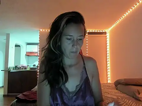 Snapshot of zoe_jeane_beker chatting on May 12, 2:08 am zoe jeane beker online show from May 12, 2:08 am