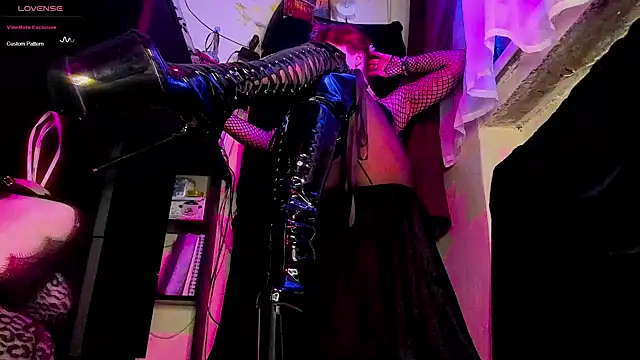 Snapshot of astarrot chatting on February 18, 7:09 pm astarrot online show from February 18, 7:09 pm