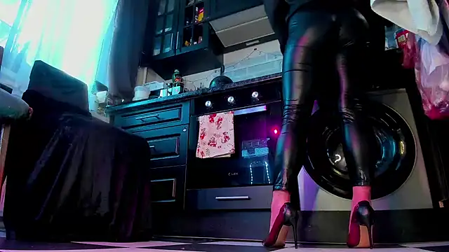 Snapshot of astarrot chatting on March 4, 7:51 am astarrot online show from March 4, 7:51 am