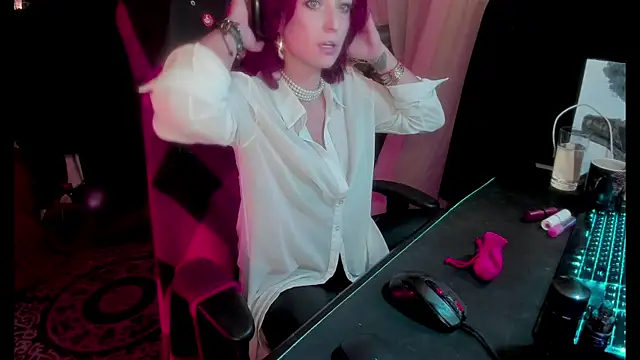 Snapshot of astarrot chatting on October 28, 7:16 pm astarrot online show from October 28, 7:16 pm