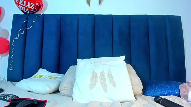 Anette  online show from March 6, 8:05 pm