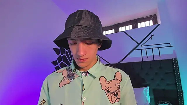 DereckCooperr online show from January 28, 8:04 pm