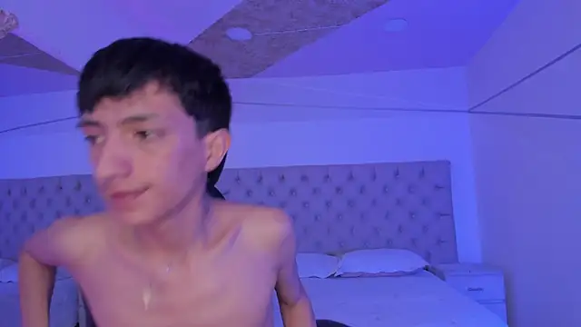 DereckCooperr online show from October 23, 10:30 pm