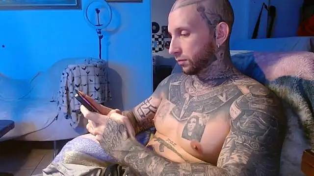 Snapshot of bobbybacala91 chatting on October 29, 9:22 am bobbybacala91 online show from October 29, 9:22 am