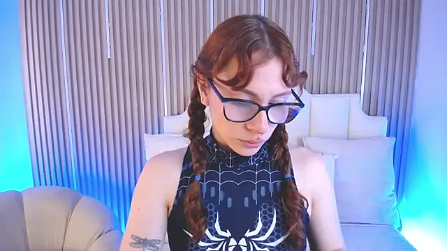 Snapshot of Katy_Van chatting on June 26, 5:23 am Katy Van online show from June 26, 5:23 am