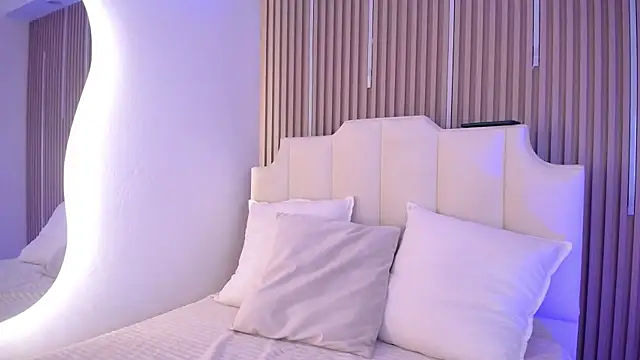 Snapshot of Katy_Van chatting on July 26, 8:49 pm Katy Van online show from July 26, 8:49 pm