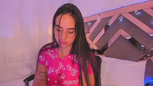 Snapshot of anniesweet02 chatting on March 14, 1:48 am anniesweet02 online show from March 14, 1:48 am