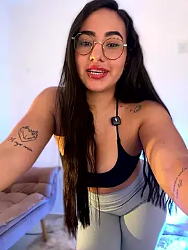 Snapshot of anniesweet02 chatting on January 12, 2:33 pm anniesweet02 online show from January 12, 2:33 pm