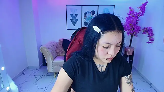 Snapshot of Isa_reel chatting on June 15, 7:49 pm Isa reel online show from June 15, 7:49 pm